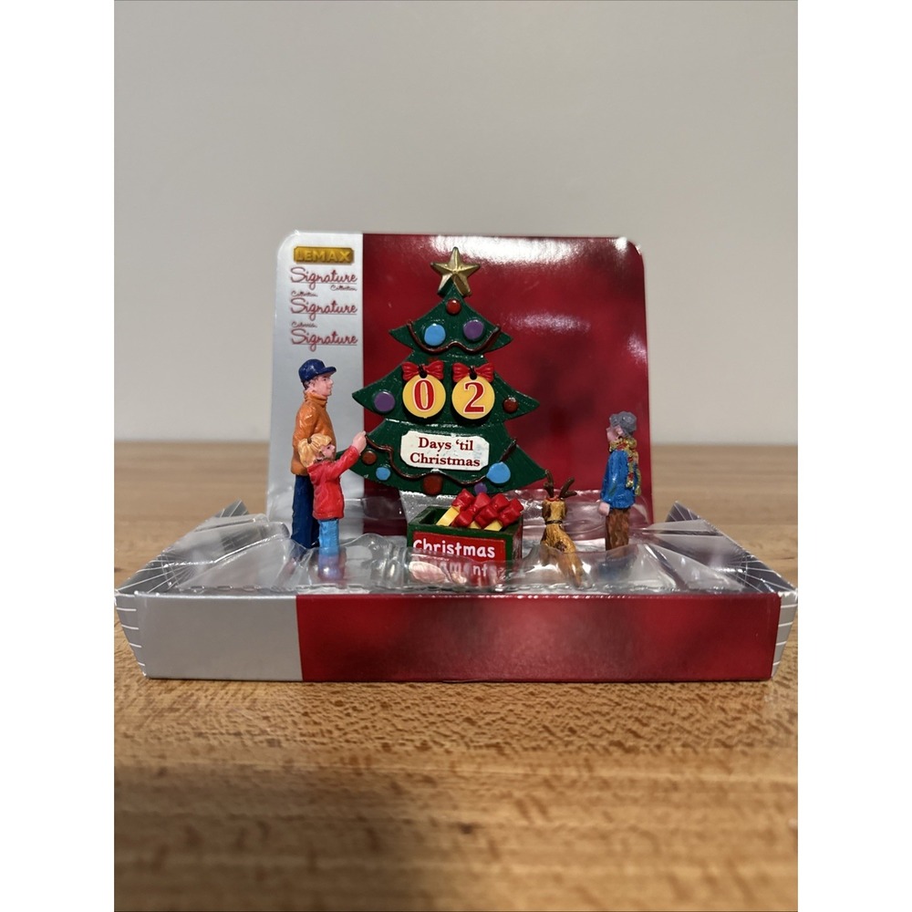 2013 LEMAX Countdown to Christmas #33011 Table Accent Tree Children Dog - Picture 2 of 4